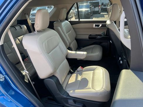 Used 2020 Ford Explorer XLT w/ Equipment Group 202A AWD/4WD image 19