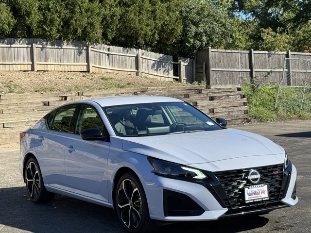 New 2026 Nissan Altima 2.5 SR FWD image 2