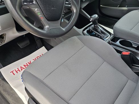 Used 2018 Kia Forte LX image 5