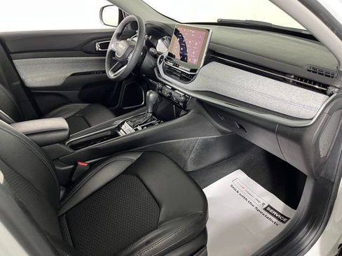 Used 2022 Jeep Compass Latitude image 39