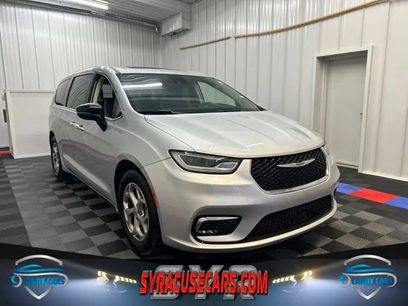 Used 2024 Chrysler Pacifica Limited
