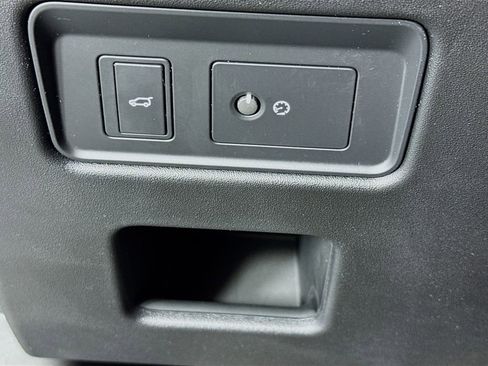 Used 2023 Land Rover Discovery S R-Dynamic image 14