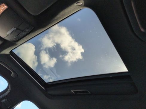 Used 2023 Mercedes-Benz E 350 Sedan image 19