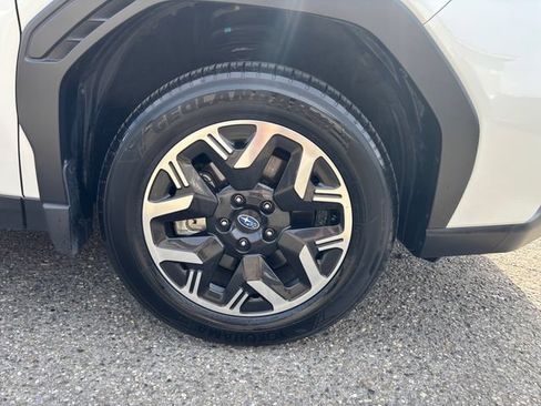 Certified 2025 Subaru Forester Premium AWD/4WD image 27