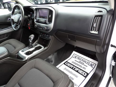 Used 2022 Chevrolet Colorado LT w/ Fleet Safety Package image 35