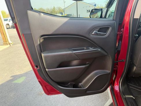 Used 2019 Chevrolet Colorado LT w/ LT Convenience Package image 16