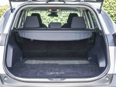 Used 2021 Toyota RAV4 LE w/ Carpet Mat Package (TMS) FWD image 23