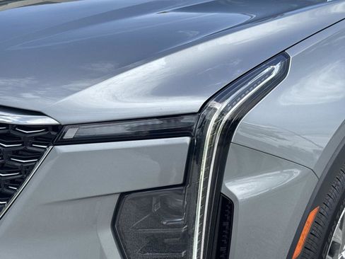 Used 2025 Cadillac XT4 Premium Luxury FWD image 9