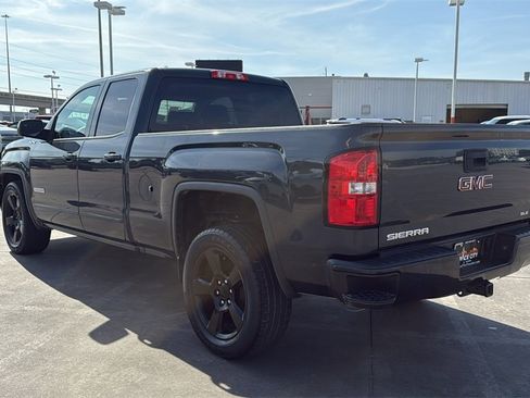Used 2017 GMC Sierra 1500 SLE w/ SLE Value Package image 5