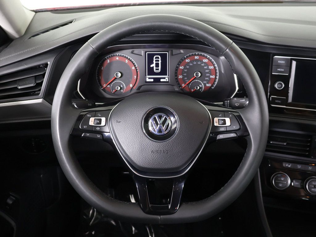 Used 2020 Volkswagen Jetta SE w/ SE Cold Weather Package FWD image 39