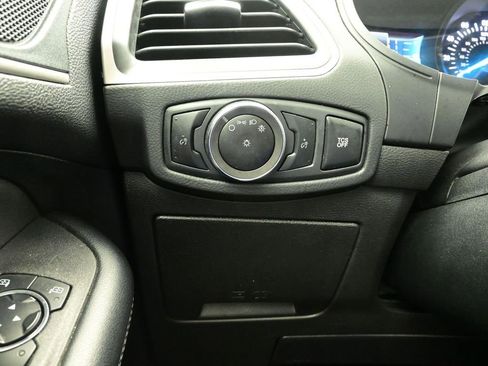 Used 2023 Ford Edge SEL image 18