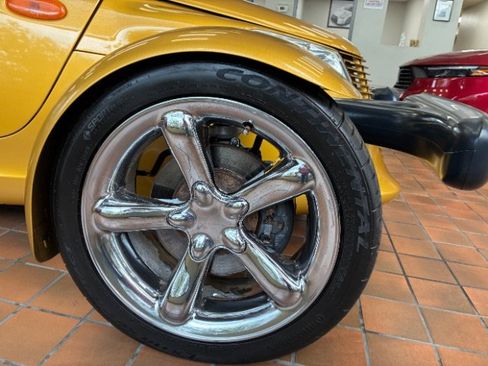 Used 2002 Chrysler Prowler RWD image 33