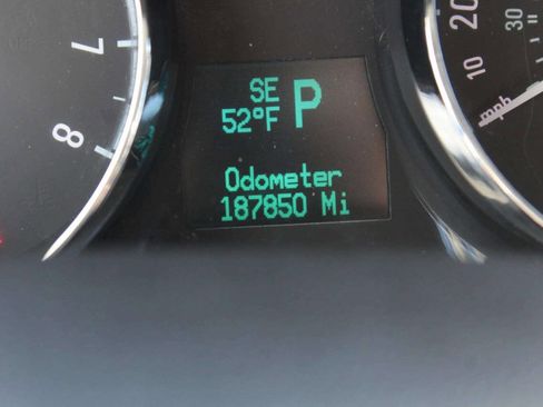 Used 2013 Chevrolet Captiva Sport LS FWD image 9