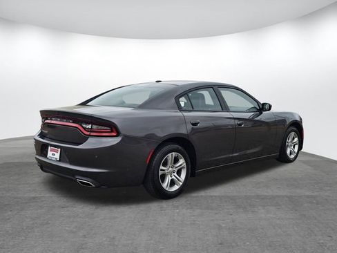 Used 2021 Dodge Charger SXT w/ Leather Interior Group image 4