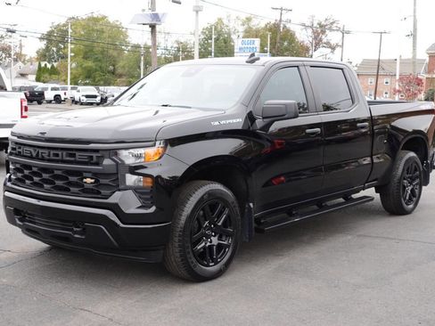 Used 2023 Chevrolet Silverado 1500 Custom image 1
