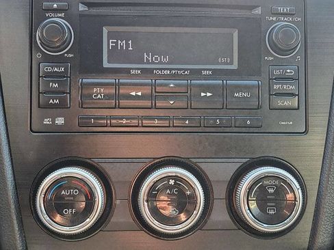 Used 2014 Subaru Crosstrek 2.0i Premium image 14