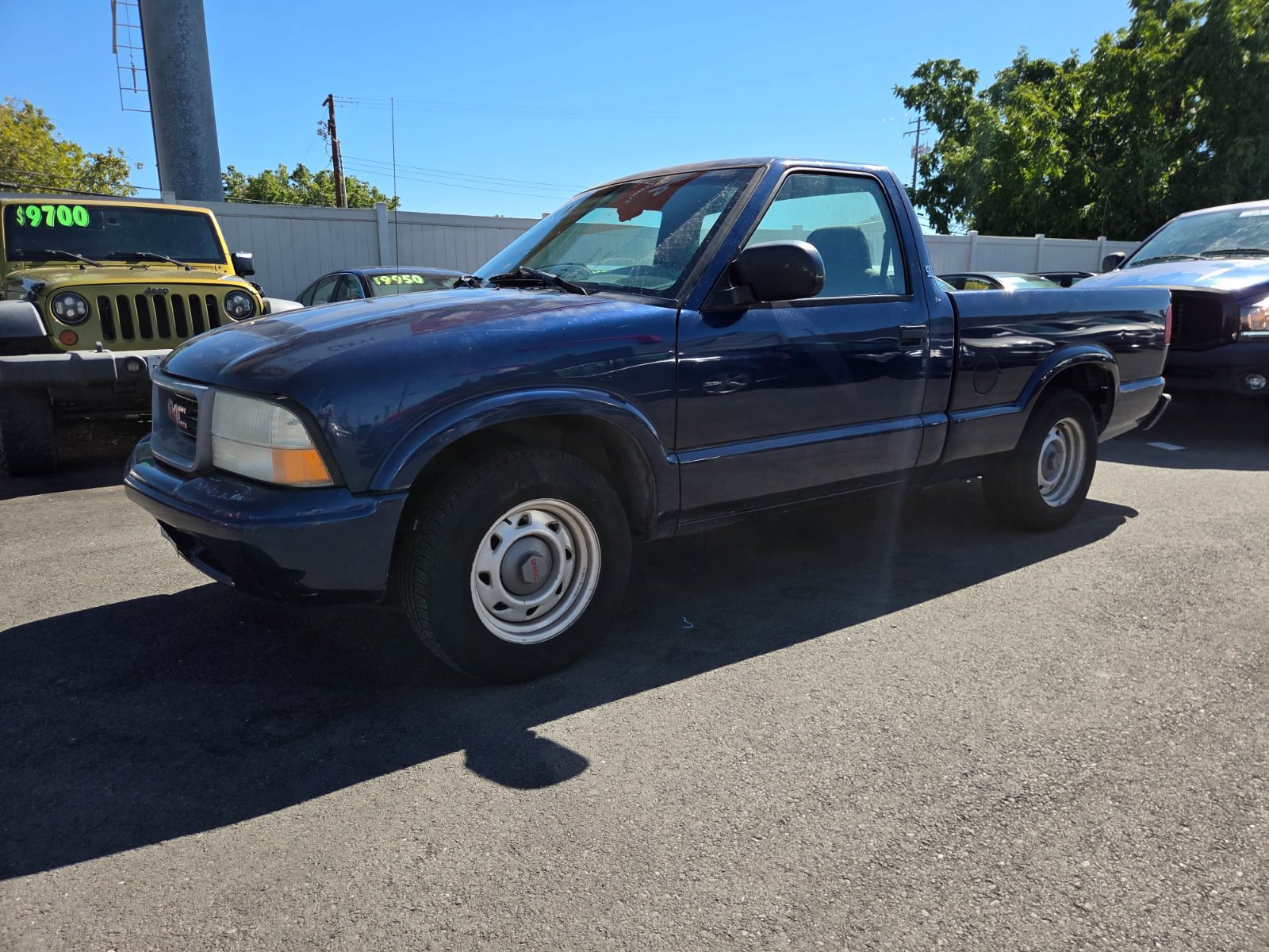 Used 2002 GMC Sonoma SL RWD image 1