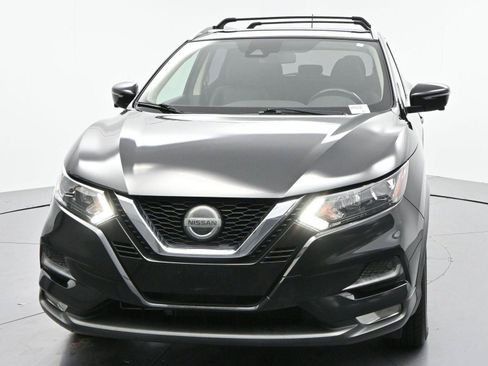 Used 2020 Nissan Rogue Sport SV w/ Technology Package FWD image 2