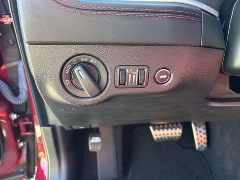 Used 2022 Dodge Charger Scat Pack RWD image 17