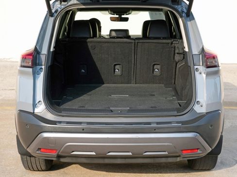 Used 2023 Nissan Rogue SL w/ SL Premium Package FWD image 9