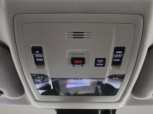 Used 2016 Lexus ES 350 Sedan w/ Luxury Package w/Wood Trim image 14