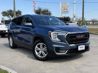 Used 2024 GMC Terrain SLE video 2