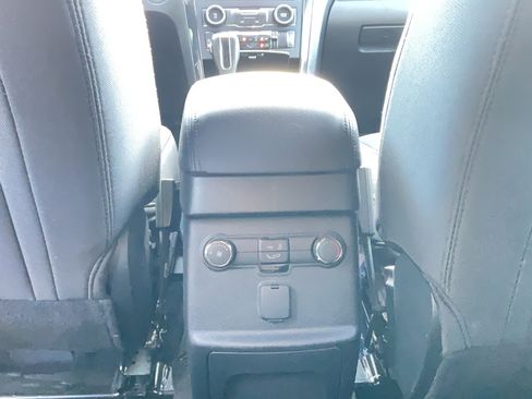Used 2018 Ford Explorer XLT w/ Equipment Group 201A AWD/4WD image 26