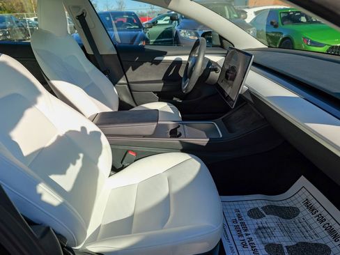 Used 2023 Tesla Model 3 Standard Range image 33