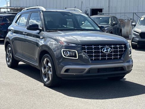 Used 2024 Hyundai Venue Limited image 1