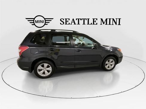 Used 2016 Subaru Forester 2.5i Premium w/ All-Weather Package image 11