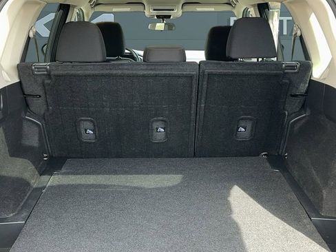 Used 2023 Nissan Rogue S image 17