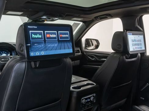 Used 2023 GMC Yukon XL Denali w/ Advanced Technology Package AWD/4WD image 30