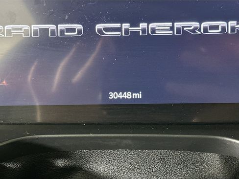 Used 2023 Jeep Grand Cherokee Laredo w/ Luxury Tech Group I image 19