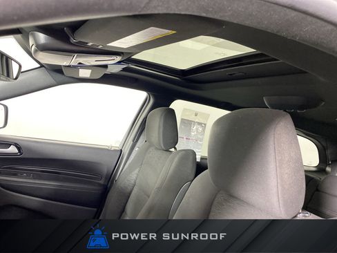 Used 2024 Dodge Durango SXT image 2