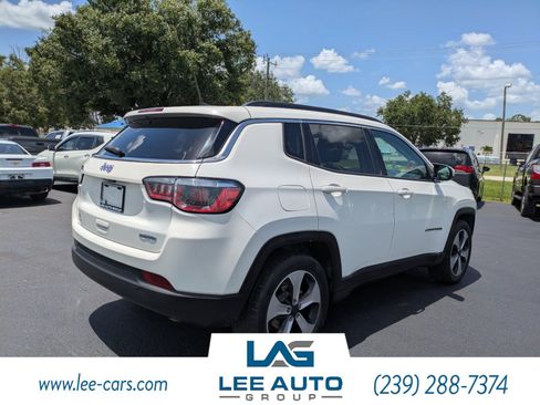 Used 2018 Jeep Compass Latitude w/ Popular Equipment Group FWD image 3