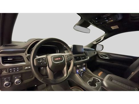 Used 2024 GMC Yukon XL AT4 w/ AT4 Premium Package AWD/4WD image 11