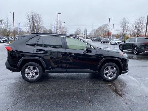 Used 2024 Toyota RAV4 XLE w/ Convenience Package image 9