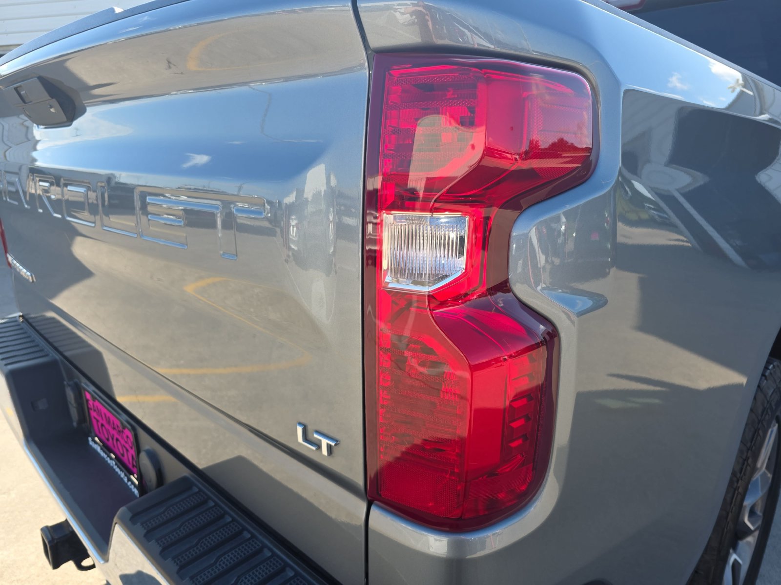 Used 2020 Chevrolet Silverado 1500 LT w/ Texas Edition AWD/4WD image 28