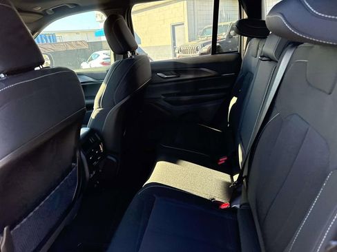 New 2025 Jeep Grand Cherokee Laredo X image 8