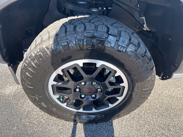 Used 2025 Toyota Tacoma TRD Off-Road AWD/4WD image 12