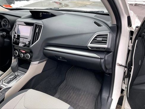 Used 2021 Subaru Forester Premium image 12