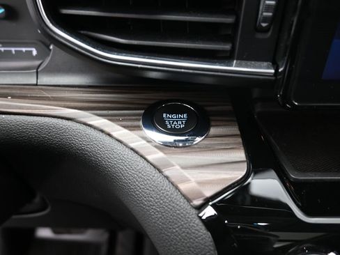 Used 2022 Ford Explorer Limited w/ Equipment Group 301A image 18