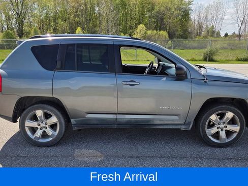 Used 2011 Jeep Compass Limited w/ Sun/Sound Group FWD image 8