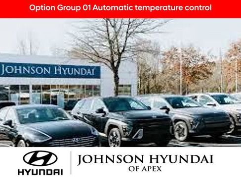 Used 2023 Hyundai Santa Fe SEL image 3