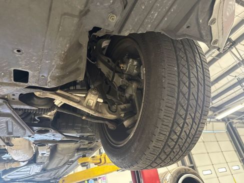 Used 2004 Nissan 350Z Enthusiast w/ Side Airbags Pkg image 12