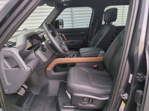 Used 2023 Land Rover Defender 110 X image 24