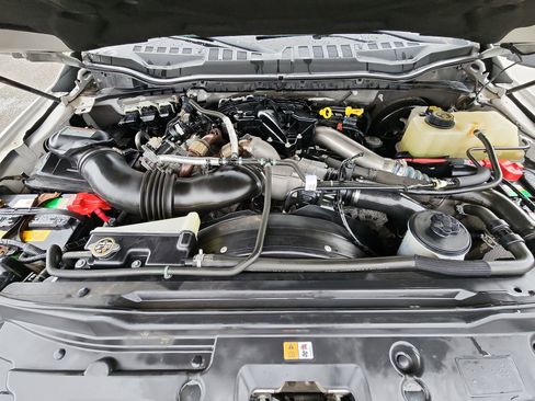 Used 2019 Ford F250 Lariat w/ Lariat Ultimate Package image 18