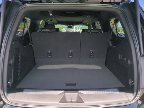 New 2026 Chevrolet Suburban High Country AWD/4WD image 13