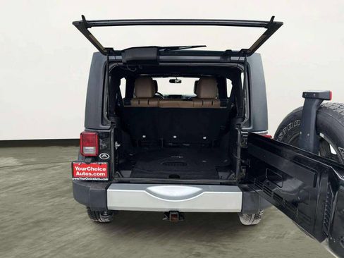 Used 2015 Jeep Wrangler Unlimited Sahara image 13