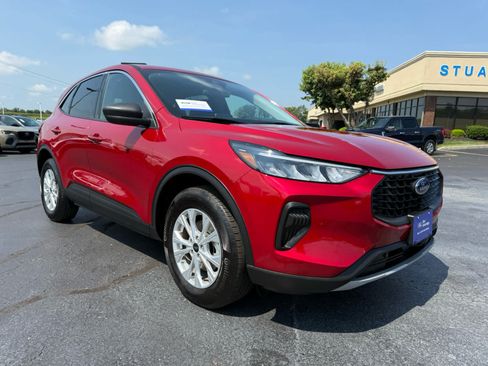 Certified 2023 Ford Escape Active AWD/4WD image 1